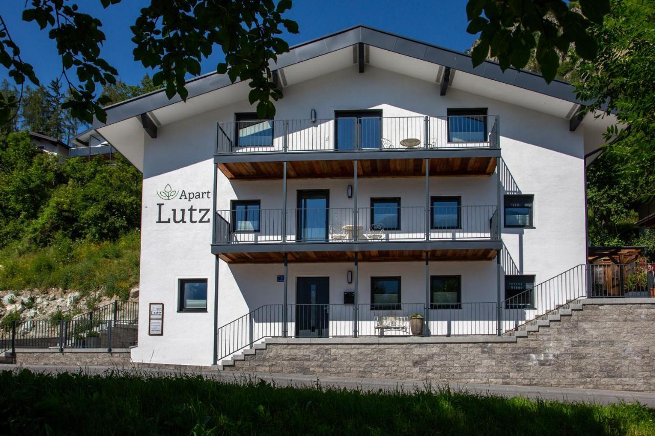 Apart Lutz بروتز المظهر الخارجي الصورة