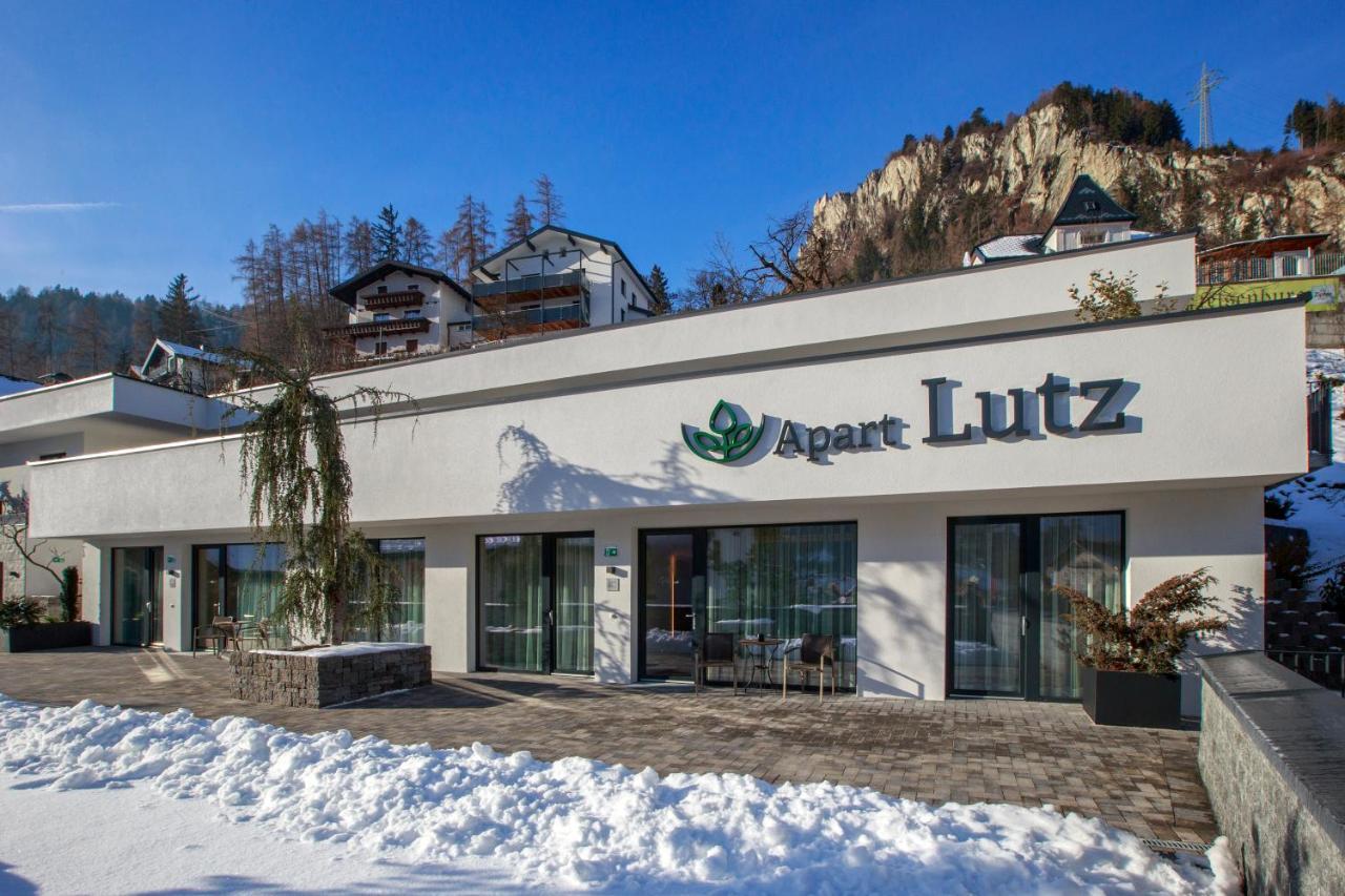 Apart Lutz بروتز المظهر الخارجي الصورة